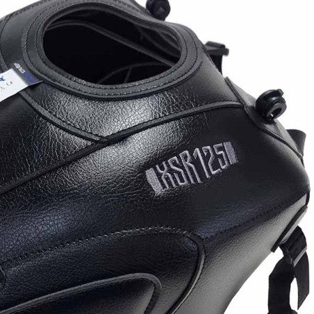 Copriserbatoio Bagster per Yamaha XSR 125 in similpelle nero Copriserbatoio Bagster per Yamaha XSR 125 in similpelle nero