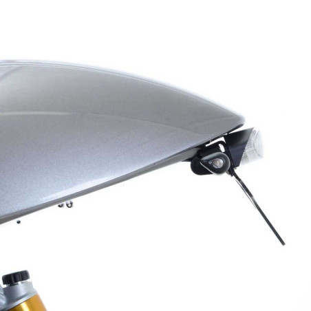 Portatarga R&G completo di faro led per Triumph Thruxton 1200 e 1200R Portatarga R&G completo di faro led per Triumph Thruxton 1200 e 1200R