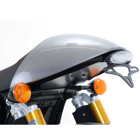 Portatarga R&G completo di faro led per Triumph Thruxton 1200 e 1200R Portatarga R&G completo di faro led per Triumph Thruxton 1200 e 1200R