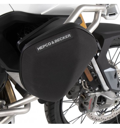 Coppia di borse Hepco & Becker V1 per paraserbatoio su Triumph Tiger 850 Sport Coppia di borse Hepco & Becker V1 per paraserbatoio su Triumph Tiger 850 Sport