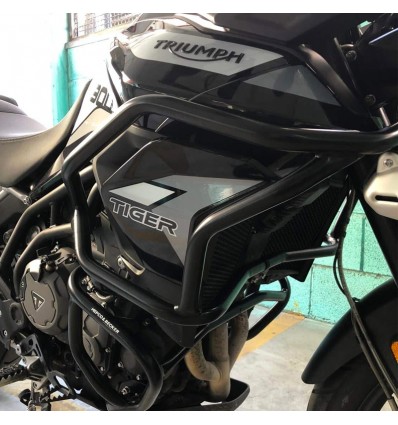 Paraserbatoio nero Hepco & Becker Solid per Triumph Tiger 850 Sport Paraserbatoio nero Hepco & Becker Solid per Triumph Tiger 850 Sport
