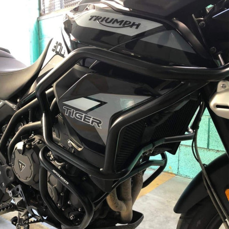 Paraserbatoio nero Hepco & Becker Solid per Triumph Tiger 850 Sport Paraserbatoio nero Hepco & Becker Solid per Triumph Tiger 850 Sport