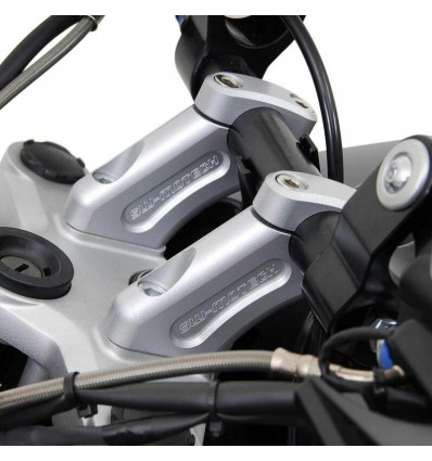 Riser SW-Motech rialzati e arretrati per BMW R1200GS 08-12 Riser SW-Motech rialzati e arretrati per BMW R1200GS 08-12