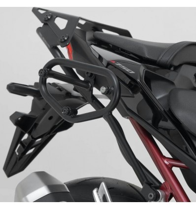 Telaio laterale SW-Motech per borse SLC su Honda CB 750 Hornet Telaio laterale SW-Motech per borse SLC su Honda CB 750 Hornet
