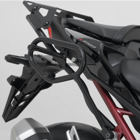 Telaio laterale SW-Motech per borse SLC su Honda CB 750 Hornet Telaio laterale SW-Motech per borse SLC su Honda CB 750 Hornet