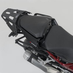 Telaio laterale SW-Motech per borse SLC su Honda CB 750 Hornet Telaio laterale SW-Motech per borse SLC su Honda CB 750 Hornet