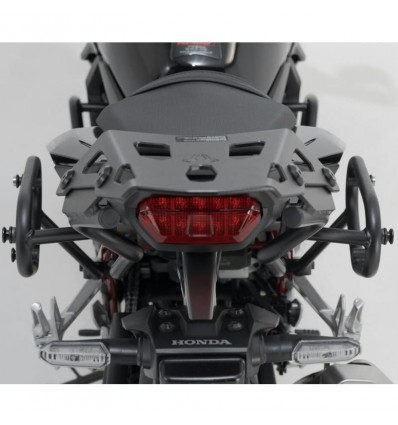 Telaio laterale SW-Motech per borse SLC su Honda CB 750 Hornet Telaio laterale SW-Motech per borse SLC su Honda CB 750 Hornet