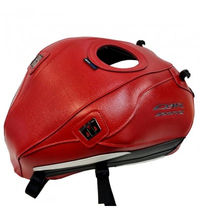 Copriserbatoio Bagster per Honda CBR 500 R dal 2019 in similpelle rosso, nero e bianco Copriserbatoio Bagster per Honda CBR 500 R dal 2019 in similpelle rosso, nero e bianco