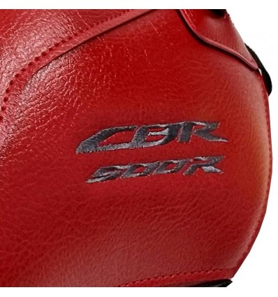 Copriserbatoio Bagster per Honda CBR 500 R dal 2019 in similpelle rosso, nero e bianco Copriserbatoio Bagster per Honda CBR 500 R dal 2019 in similpelle rosso, nero e bianco
