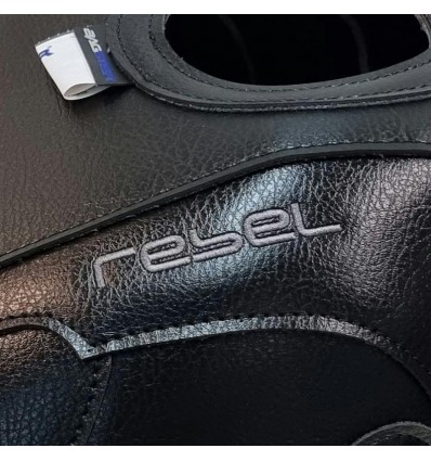 Copriserbatoio Bagster in similpelle nero per Honda CMX 500 Rebel dal 2017 Copriserbatoio Bagster in similpelle nero per Honda CMX 500 Rebel dal 2017