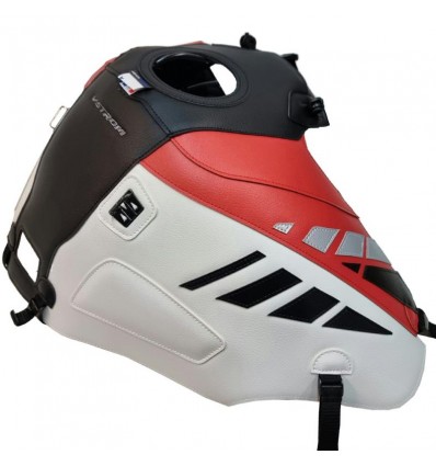 Copriserbatoio Bagster per Suzuki DL 1050 V-Strom nero, rosso e grigio Copriserbatoio Bagster per Suzuki DL 1050 V-Strom nero, rosso e grigio