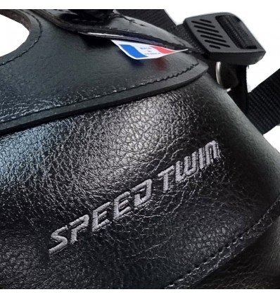 Copriserbatoio Bagster per Triumph Speed Twin 900 dal 2023 in similpelle nero Copriserbatoio Bagster per Triumph Speed Twin 900 dal 2023 in similpelle nero