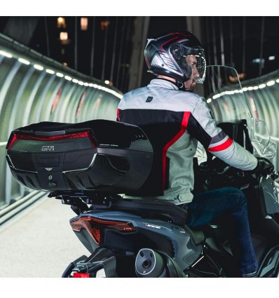 Bauletto Givi Monokey V58NNT Maxia 5 da 58 litri nero Bauletto Givi Monokey V58NNT Maxia 5 da 58 litri nero