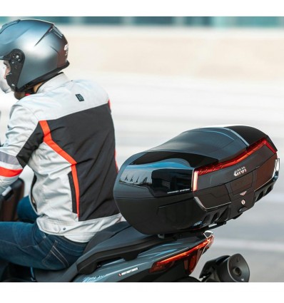 Bauletto Givi Monokey V58NN Maxia 5 da 58 litri nero Bauletto Givi Monokey V58NN Maxia 5 da 58 litri nero