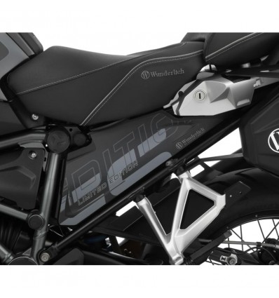 Coppia pannelli Wunderlich con presa per fiancate BMW R1250GS dal 2021 Coppia pannelli Wunderlich con presa per fiancate BMW R1250GS dal 2021