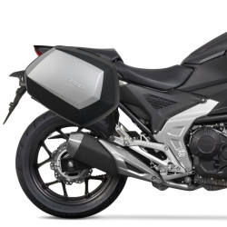Portavaligie laterale Shad 3P su Honda NC 750X dal 2021 Portavaligie laterale Shad 3P su Honda NC 750X dal 2021