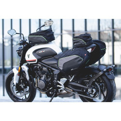 Borse laterali Givi serie Easy Bags EA127 a volume variabile da 20 a 30 lt nere Borse laterali Givi serie Easy Bags EA127 a volume variabile da 20 a 30 lt nere