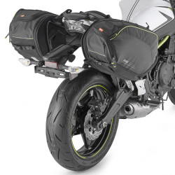 Borse laterali Givi serie Easy Bags EA127 a volume variabile da 20 a 30 lt nere Borse laterali Givi serie Easy Bags EA127 a volume variabile da 20 a 30 lt nere