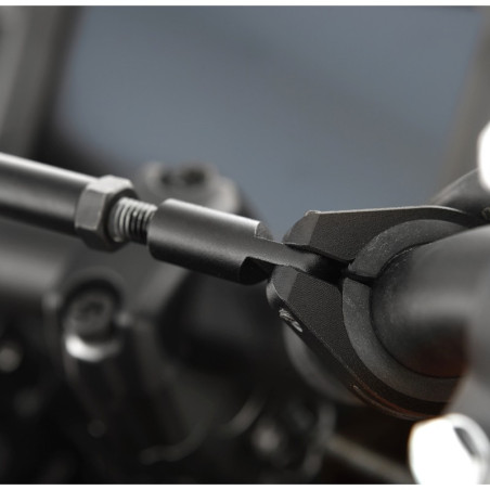 Traversino Wunderlich per manubrio OEM su Harley Davidson Pan America Traversino Wunderlich per manubrio OEM su Harley Davidson Pan America