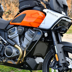 Paramotore nero Wunderlich per Harley Davidson Pan America Paramotore nero Wunderlich per Harley Davidson Pan America