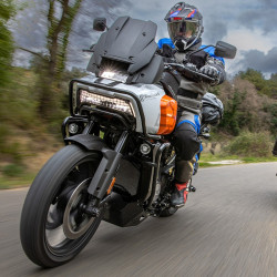 Paracoppa Wunderlich in alluminio nero per Harley Davidson Pan America Paracoppa Wunderlich in alluminio nero per Harley Davidson Pan America