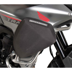 Coppia di borse Hepco & Becker V1 per paraserbatoio su Honda XL 750 Transalp Coppia di borse Hepco & Becker V1 per paraserbatoio su Honda XL 750 Transalp