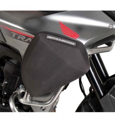 Coppia di borse Hepco & Becker V1 per paraserbatoio su Honda XL 750 Transalp Coppia di borse Hepco & Becker V1 per paraserbatoio su Honda XL 750 Transalp