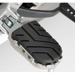 Pedane SW-Motech regolabili touring/offroad con gommino estraibile per Ducati Multistrada V2 e Desert X Pedane SW-Motech regolabili touring/offroad con gommino estraibile per Ducati Multistrada V2 e Desert X