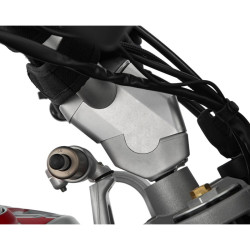 Riser Wunderlich rialzati e arretrati per manubri Ducati Desert X Riser Wunderlich rialzati e arretrati per manubri Ducati Desert X