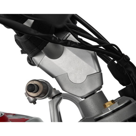 Riser Wunderlich rialzati e arretrati per manubri Ducati Desert X Riser Wunderlich rialzati e arretrati per manubri Ducati Desert X
