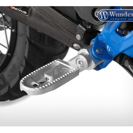 Giunto Wunderlich per pedane Vario su Ducati Desert X Giunto Wunderlich per pedane Vario su Ducati Desert X
