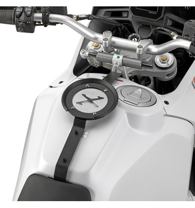 Flangia serbatoio Givi per borse con sistema Tanklock su Ducati Desert X Flangia serbatoio Givi per borse con sistema Tanklock su Ducati Desert X