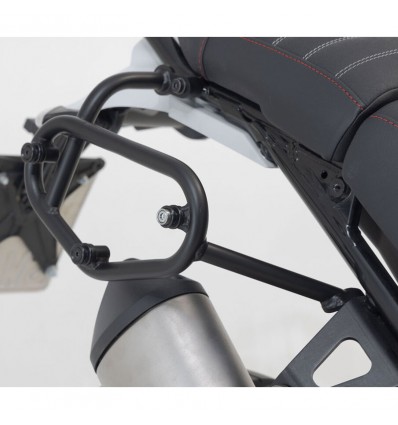 Telaio laterale SW-Motech per borse SLC su Ducati Desert X Telaio laterale SW-Motech per borse SLC su Ducati Desert X