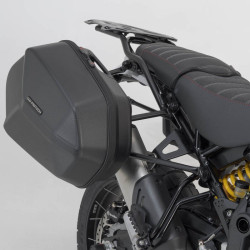 Coppia di borse + telai SW-Motech AERO ABS per Ducati Desert X Coppia di borse + telai SW-Motech AERO ABS per Ducati Desert X