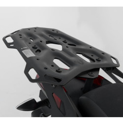 Piastra SW-Motech Adventure Rack su Aprilia Tuareg 660 per borse o bauli di varie marche Piastra SW-Motech Adventure Rack su Aprilia Tuareg 660 per borse o bauli di varie marche