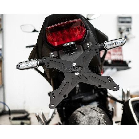 Portatarga regolabile Evotech per Honda CB 750 Hornet Portatarga regolabile Evotech per Honda CB 750 Hornet