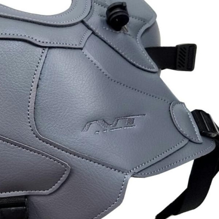 Copriserbatoio Bagster in similpelle grigio tuono per Honda NT 1100 Copriserbatoio Bagster in similpelle grigio tuono per Honda NT 1100