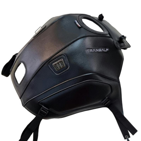 Copriserbatoio Bagster per Honda Transalp 750 in similpelle nero Copriserbatoio Bagster per Honda Transalp 750 in similpelle nero