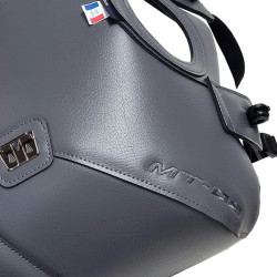 Copriserbatoio Bagster per Yamaha MT-09 dal 2020 in similpelle grigio tuono Copriserbatoio Bagster per Yamaha MT-09 dal 2020 in similpelle grigio tuono