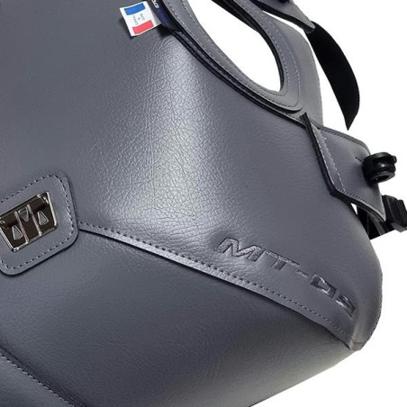 Copriserbatoio Bagster per Yamaha MT-09 dal 2020 in similpelle grigio tuono Copriserbatoio Bagster per Yamaha MT-09 dal 2020 in similpelle grigio tuono