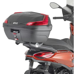 Portapacchi Givi Monolock per Piaggio Beverly 300 e 400 HPE Portapacchi Givi Monolock per Piaggio Beverly 300 e 400 HPE