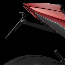 Portatarga regolabile Rizoma Fox per Triumph Speed Triple 1200 RR e RS Portatarga regolabile Rizoma Fox per Triumph Speed Triple 1200 RR e RS