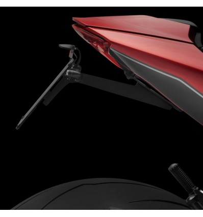 Portatarga regolabile Rizoma Fox per Triumph Speed Triple 1200 RR e RS Portatarga regolabile Rizoma Fox per Triumph Speed Triple 1200 RR e RS