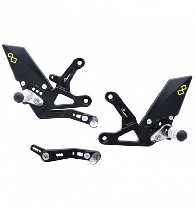 Pedane arretrate regolabili Lightech per Triumph Speed Triple 1200 RS