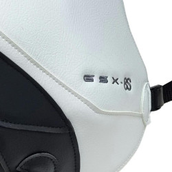 Copriserbatoio Bagster per Suzuki GSX-8S similpelle nero e bianco Copriserbatoio Bagster per Suzuki GSX-8S similpelle nero e bianco