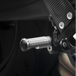Adattatori Rizoma PE685B regolabili per pedivelle pilota su Yamaha XSR 900 Adattatori Rizoma PE685B regolabili per pedivelle pilota su Yamaha XSR 900
