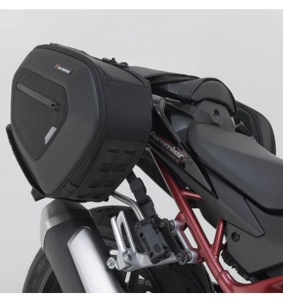 Borse laterali SW-Motech PRO Blaze con telai specifici per Honda CB 750 Hornet Borse laterali SW-Motech PRO Blaze con telai specifici per Honda CB 750 Hornet