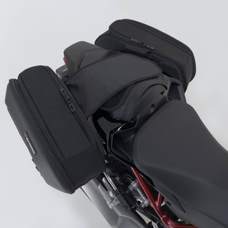 Borse laterali SW-Motech PRO Blaze con telai specifici per Honda CB 750 Hornet Borse laterali SW-Motech PRO Blaze con telai specifici per Honda CB 750 Hornet
