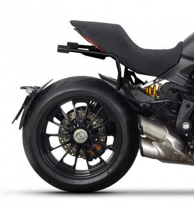 Portavaligie laterale Shad 3P su Ducati Diavel 1260 Portavaligie laterale Shad 3P su Ducati Diavel 1260