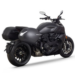 Portavaligie laterale Shad 3P su Ducati Diavel 1260 Portavaligie laterale Shad 3P su Ducati Diavel 1260